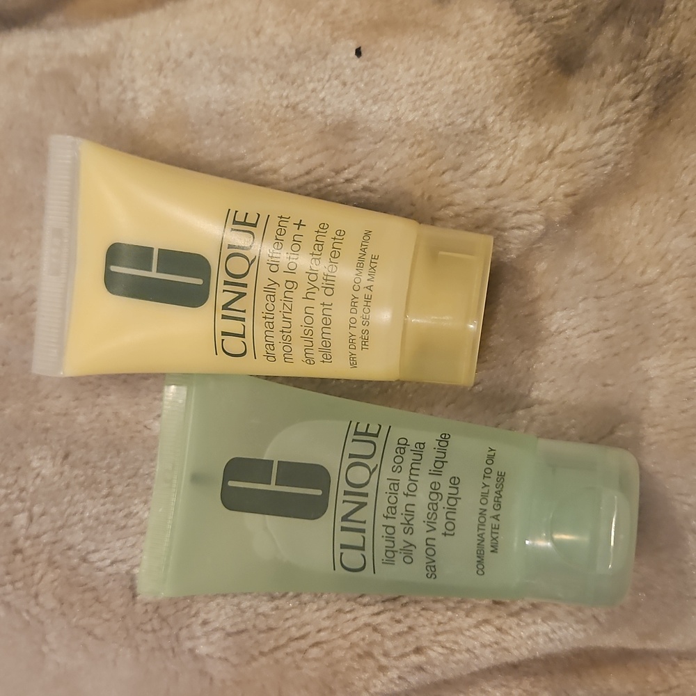 Clinique Cleanser and Moisturizer Duo